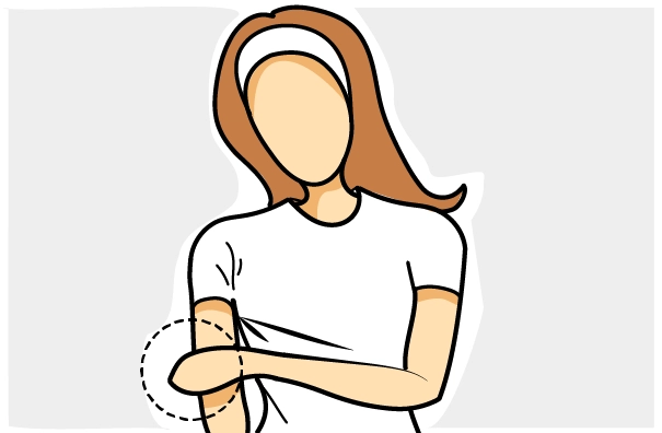 donna che prepara la pelle